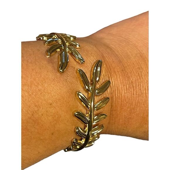 NWT Charter Club Gold-Tone Leaf Cuff Bracelet - Picture 6 of 7